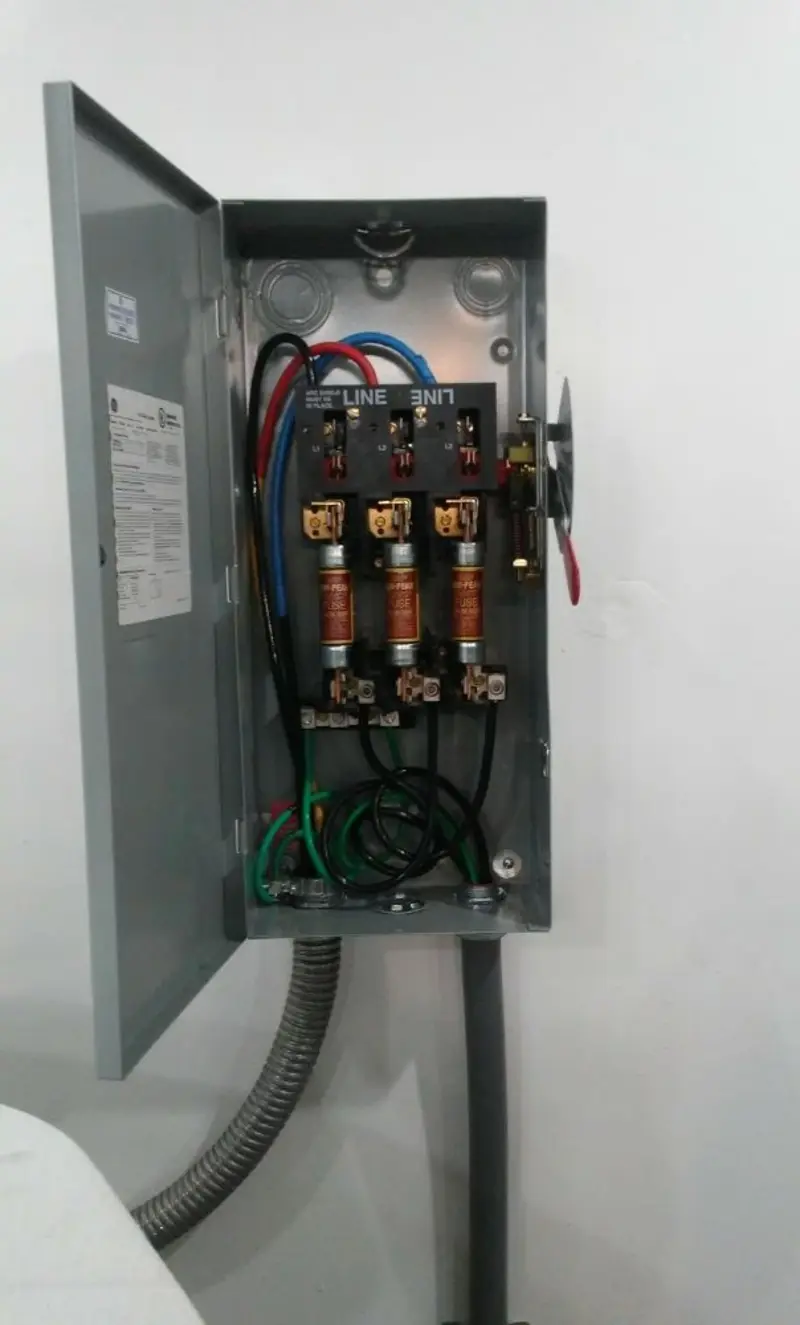 Three-phase disconnect switch installed for Electrical Wiring & Rewiring in Hearne